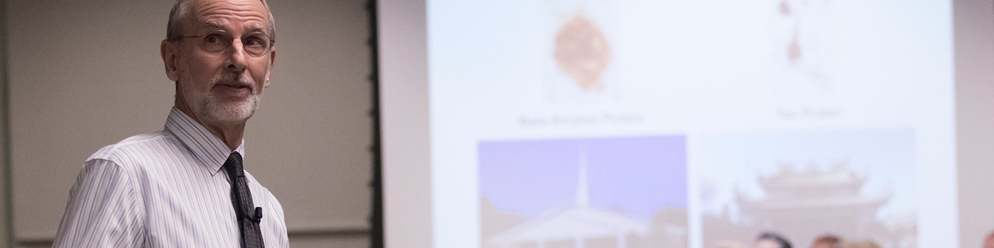 Man teaching a seminar 